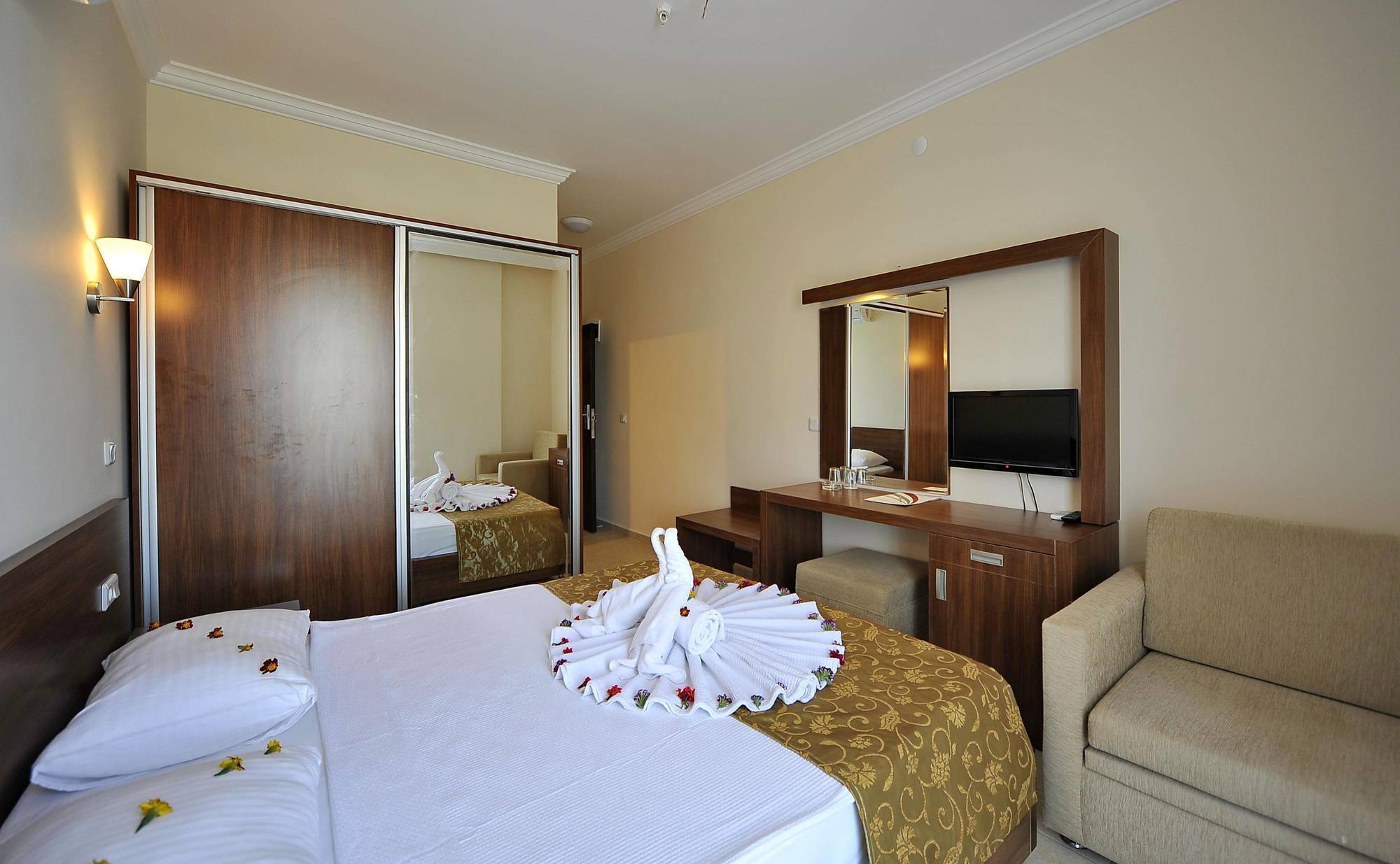 My Home Sky Hotel Авсалар Екстериор снимка